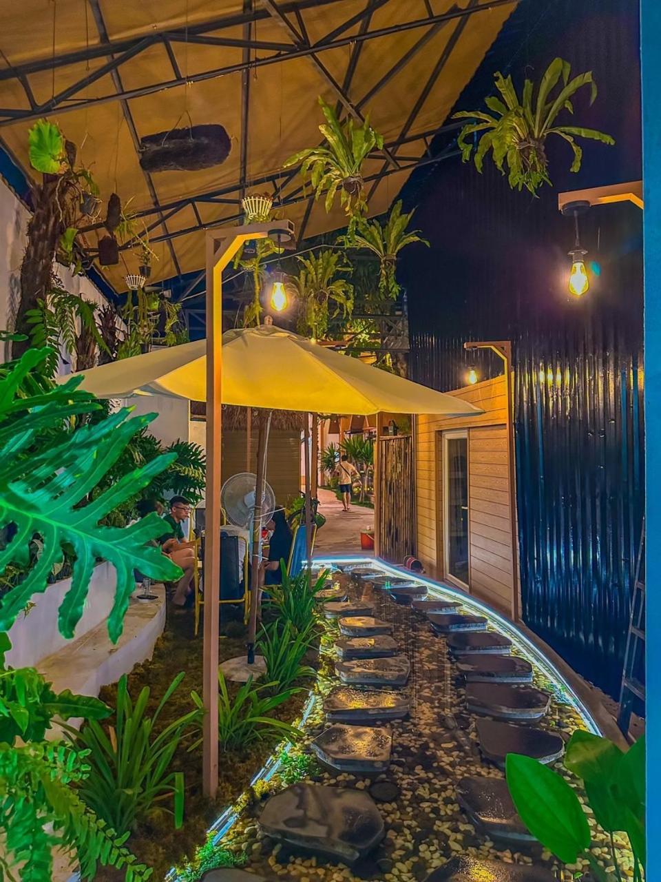 La Garden Homestay Long Xuyên Zewnętrze zdjęcie